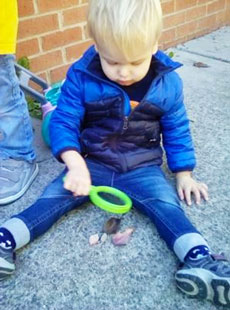 113 Exploring Outdoors Infants Toddlers Magnifying Glass