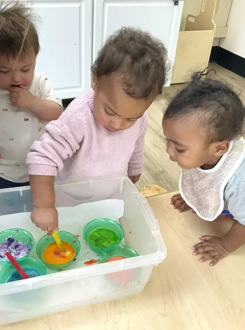 35 Infant Class Experimenting With Color