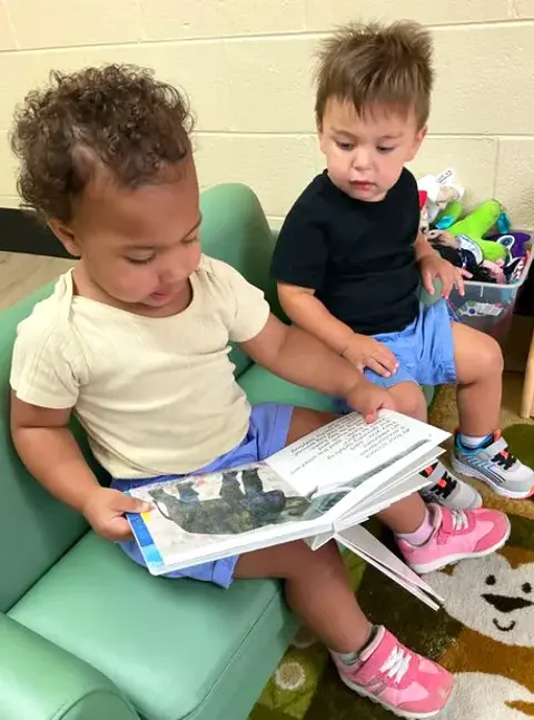 35 Toddlers Reading